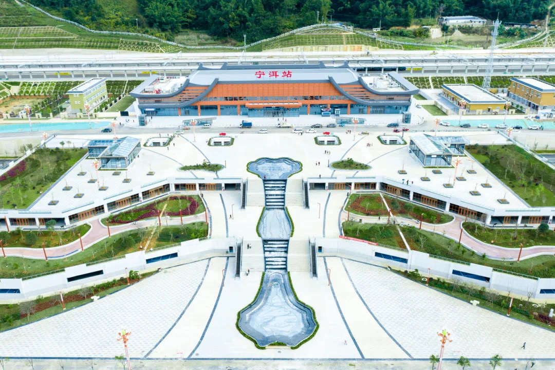 百日攻堅 | 公司“一帶一路”玉磨鐵路寧洱火車站站前廣場及配套設施建設項目順利通過竣工驗收